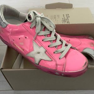 G36WS590.V25
Golden Goose Pink Super-Star sneaker